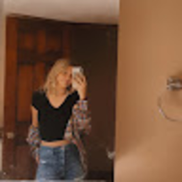 Meet your Posher, Rayli - Picture 1 of 1